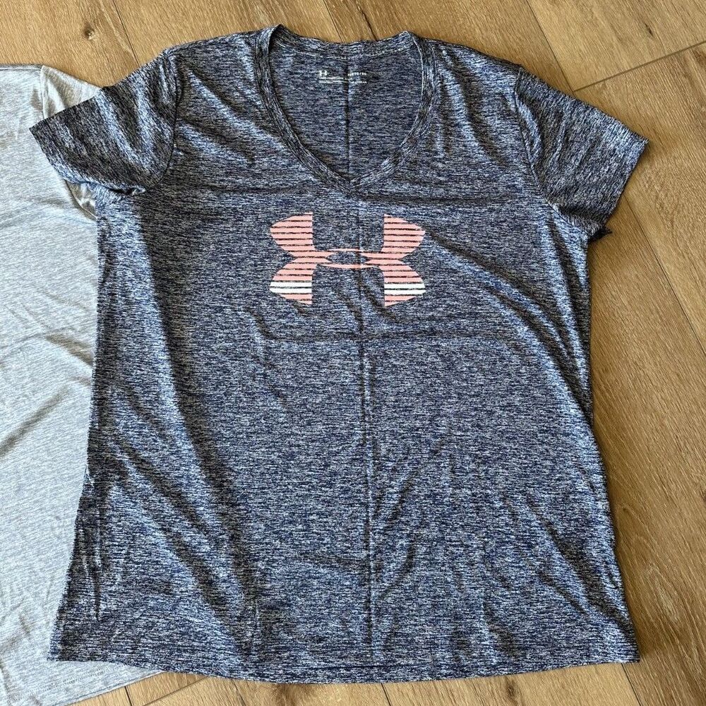 Lot of 3 Women's Under Armour Short Sleeve Shirts XL EUC Black Blue Gray - Picture 4 of 5